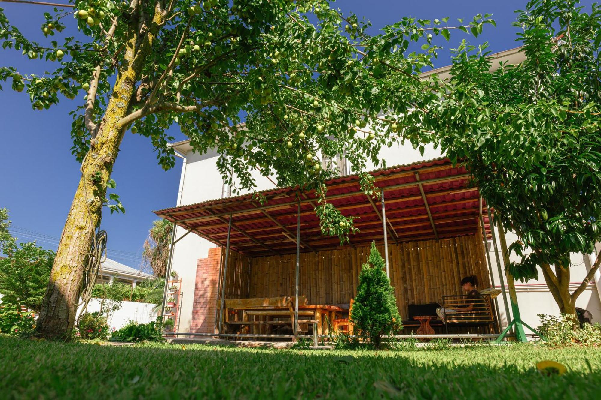 Senima's paradise Batumi Bagian luar foto